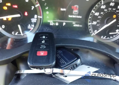 2021 Toyota Highlander Xle z USA, uszkodzony, nr VIN 5TDHZRBH9MS532690